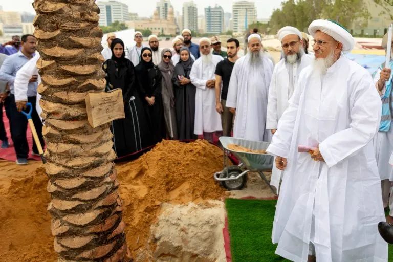 Syedna Mufaddal Saifuddin Leads Efforts to Expand Date Palm Tree Cultivation in Dubai